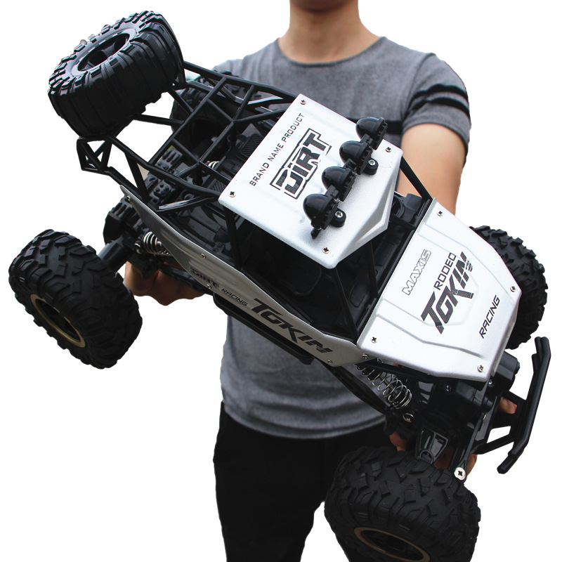 1:16 28cm 4WD RC Cars Updated Version 2.4G Radio Control RC Cars Toys Buggy High speed Trucks Off-Road Trucks Toys for Children 1