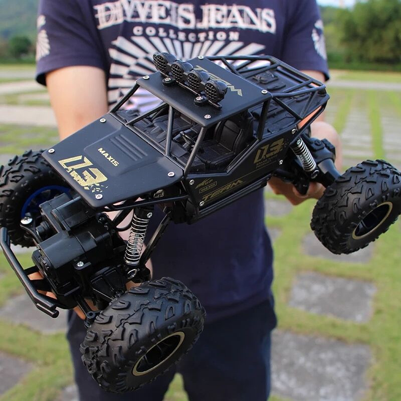 1:16 28cm 4WD RC Cars Updated Version 2.4G Radio Control RC Cars Toys Buggy High speed Trucks Off-Road Trucks Toys for Children